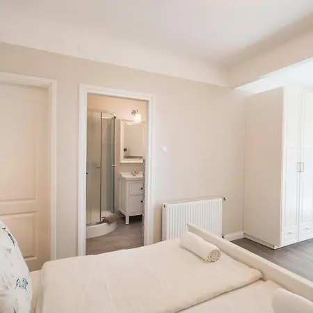 Csenge Apartment