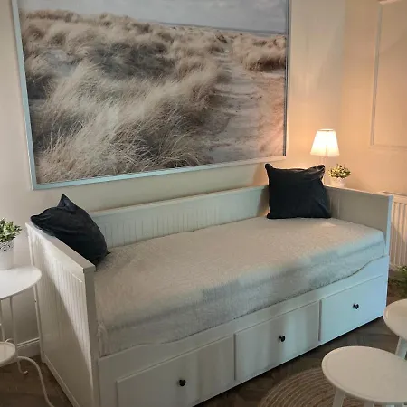 Csenge Apartment *