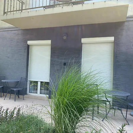 Csenge Apartment *